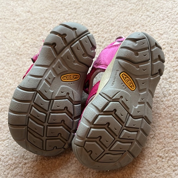 Keen Unisex Sandal Closed Toe - Picture 3 of 3